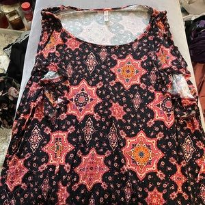 Xhiliration Patterned knotted front shirt